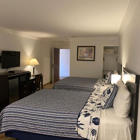 Ocean Surf Inn & Suites Хънтингтън Бийч Екстериор снимка