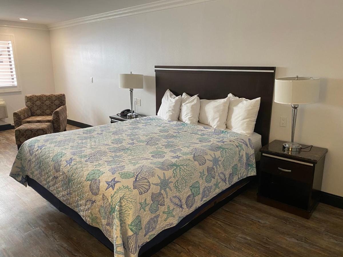 Ocean Surf Inn & Suites Хънтингтън Бийч Екстериор снимка