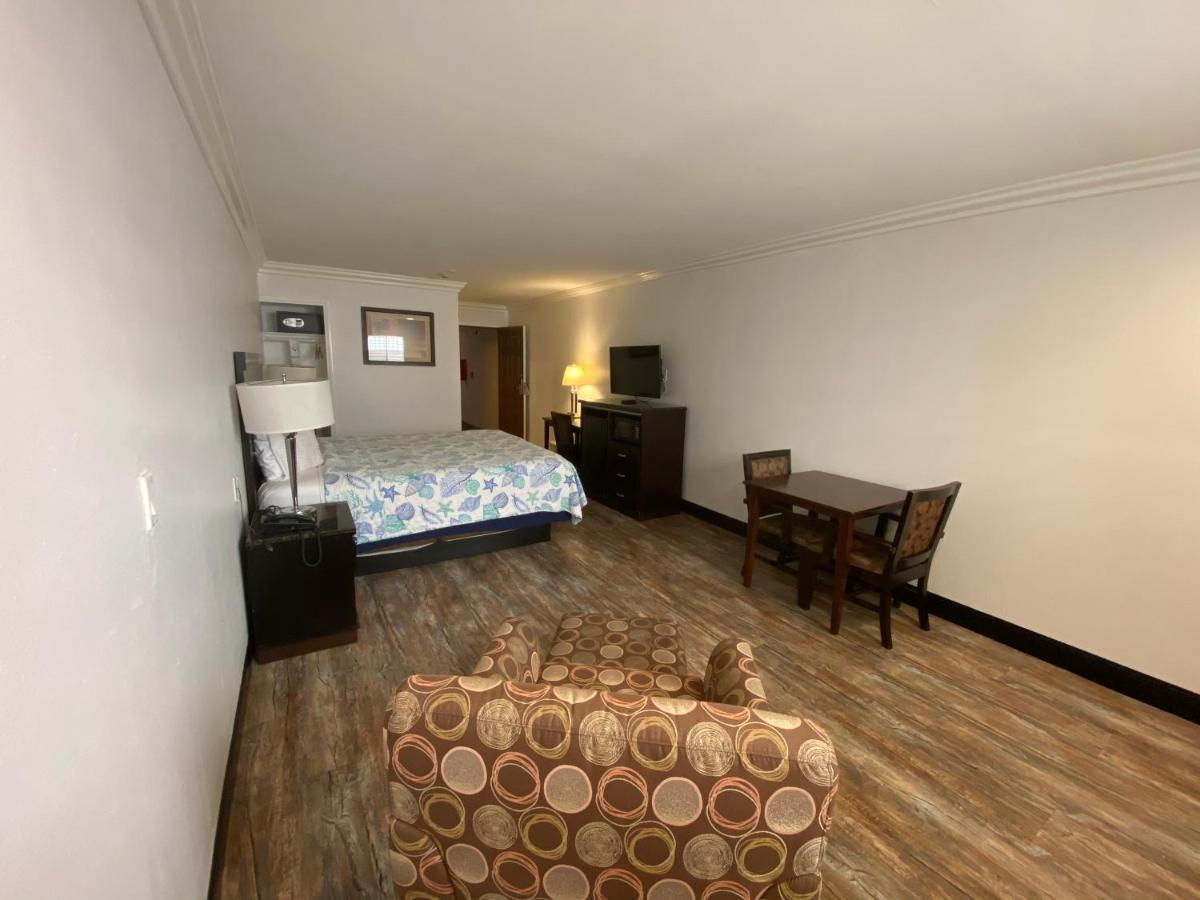 Ocean Surf Inn & Suites Хънтингтън Бийч Екстериор снимка