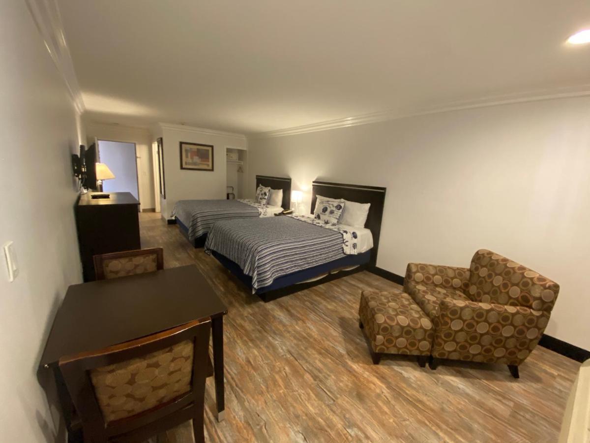 Ocean Surf Inn & Suites Хънтингтън Бийч Екстериор снимка