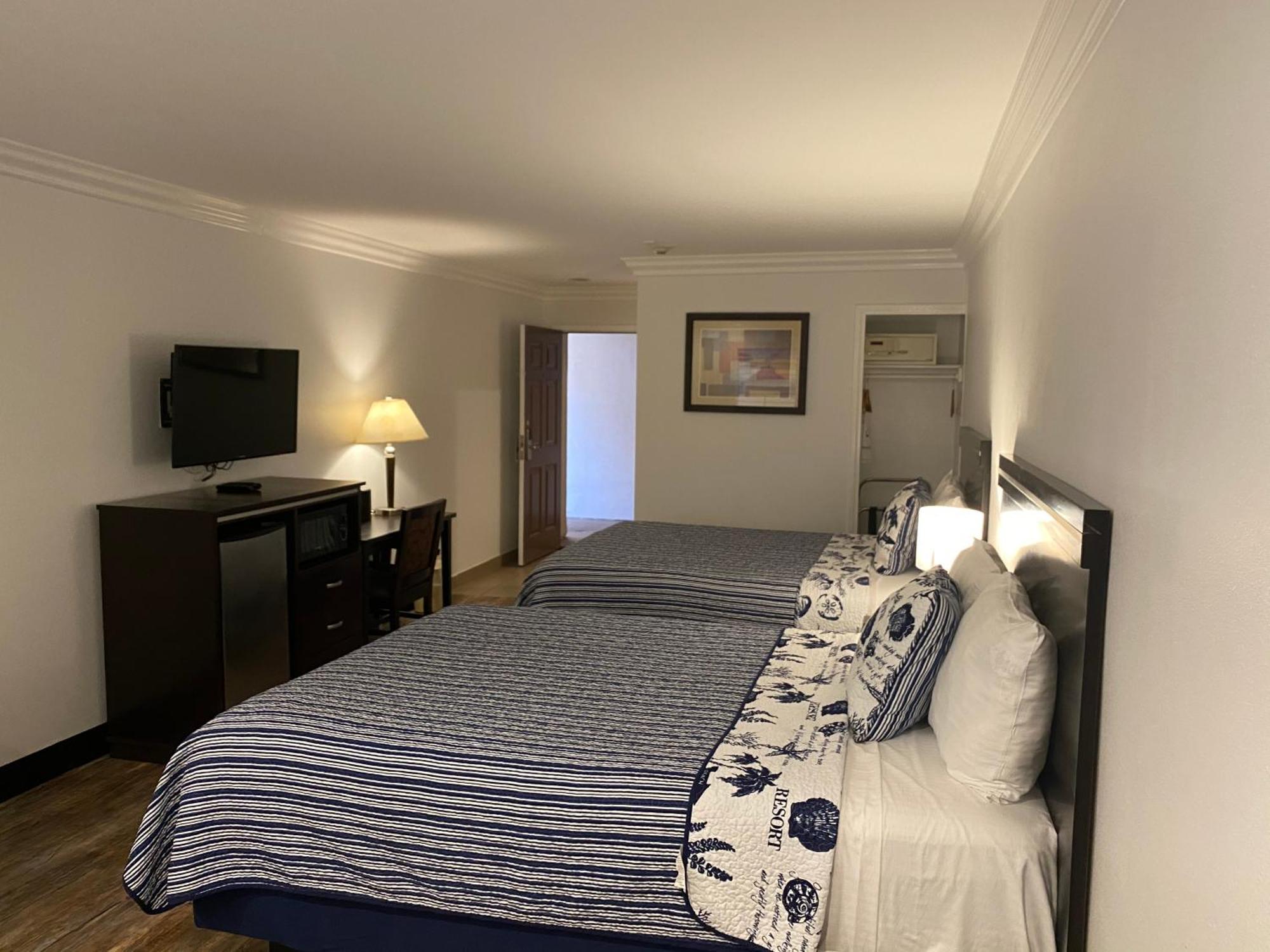 Ocean Surf Inn & Suites Хънтингтън Бийч Екстериор снимка