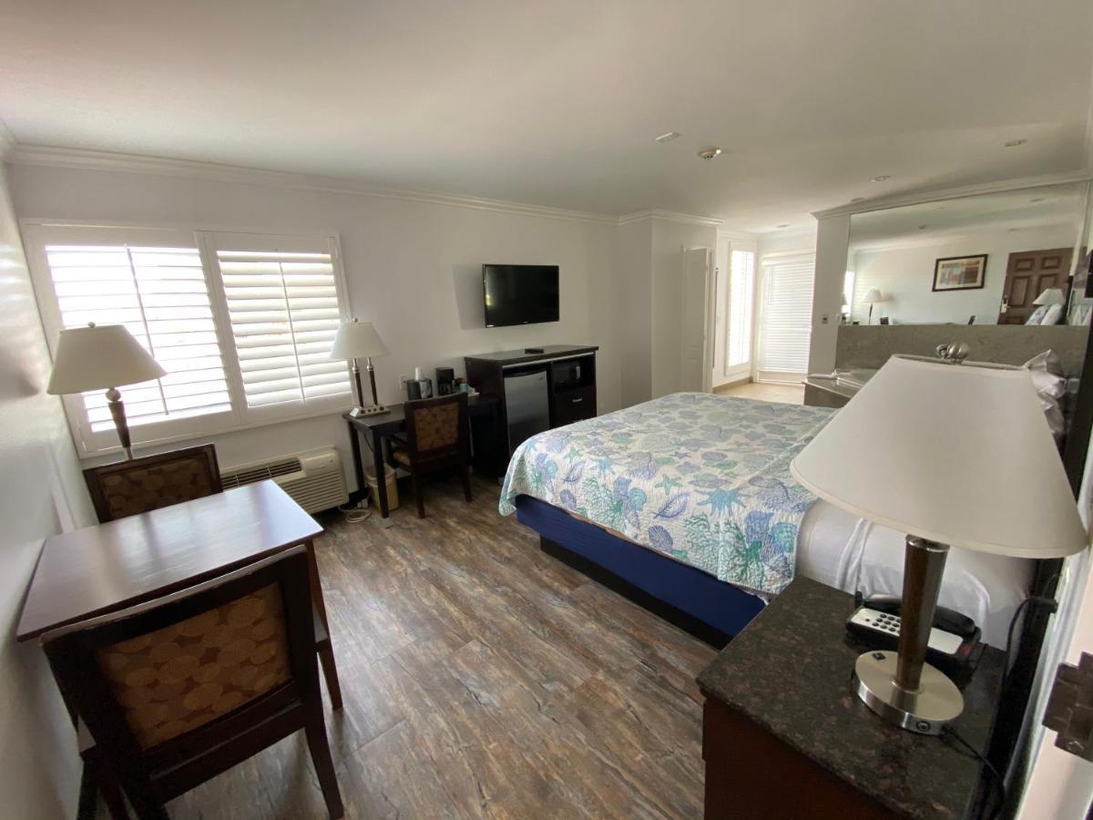 Ocean Surf Inn & Suites Хънтингтън Бийч Екстериор снимка