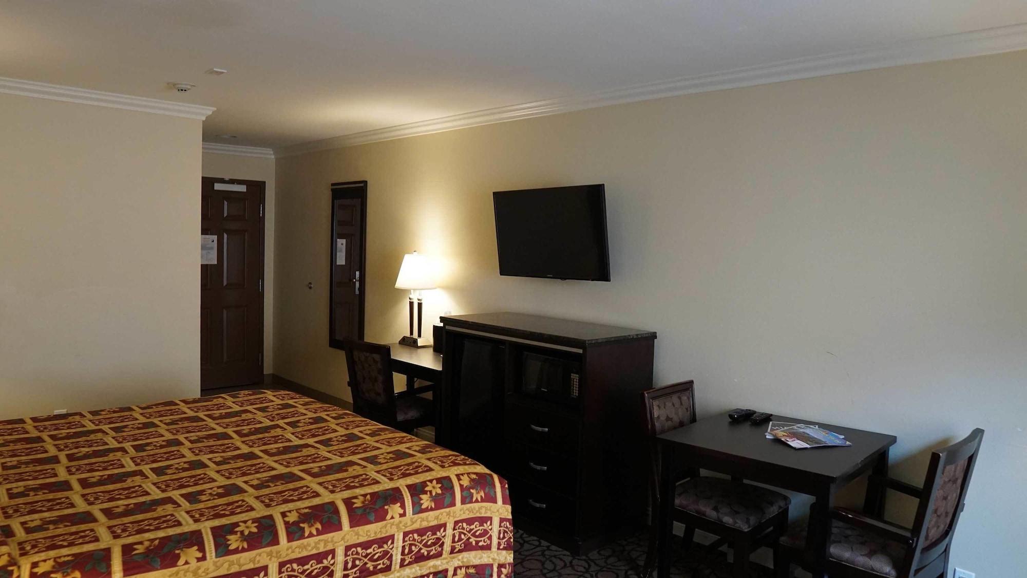 Ocean Surf Inn & Suites Хънтингтън Бийч Екстериор снимка