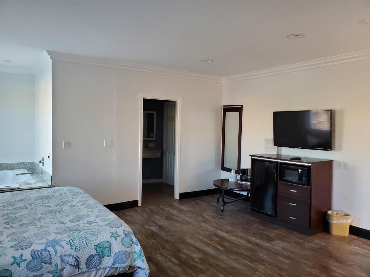 Ocean Surf Inn & Suites Хънтингтън Бийч Екстериор снимка