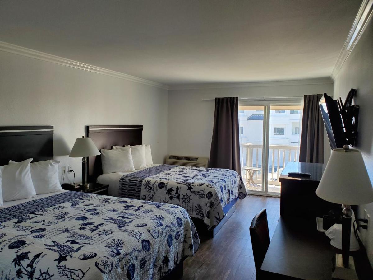 Ocean Surf Inn & Suites Хънтингтън Бийч Екстериор снимка